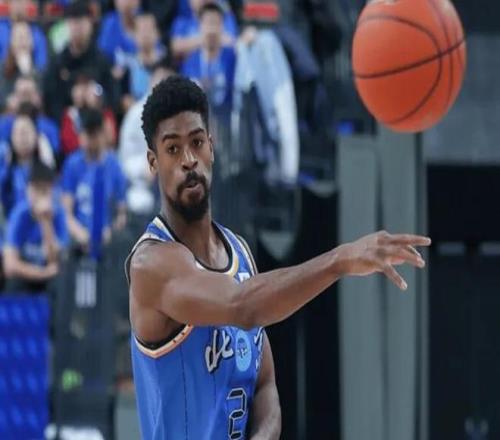 丁威迪底线,巧妙接球,突破防守,万博体育,万博体育app,万博体育官网,万博体育下载,万博体育入口